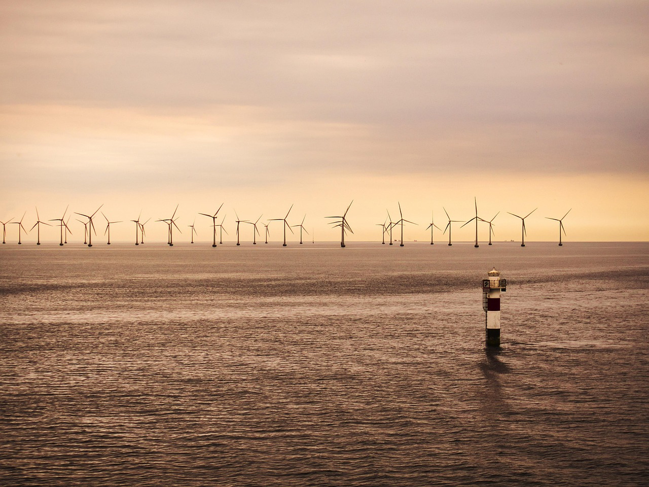 Importante cambiamento nel settore dell&rsquo;energia eolica offshore: i giganti del settore sospendono le operazioni, il futuro di progetti da 30 GW incerto
