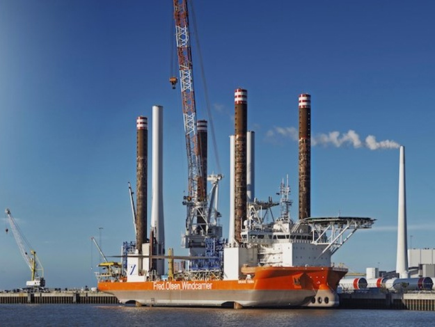 Nove pale di turbina distrutte! Pubblicato il rapporto d'indagine sulla collisione di una nave con installazione eolica