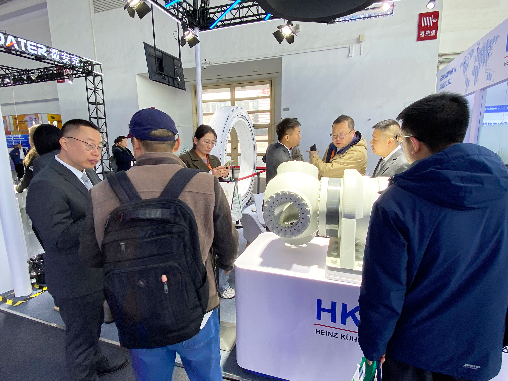 Anteprima nazionale! La soluzione tedesca di catena di trasmissione compatta cilindrica a tre file HKW ridefinisce la logica di progettazione della trasmissione per turbine eoliche